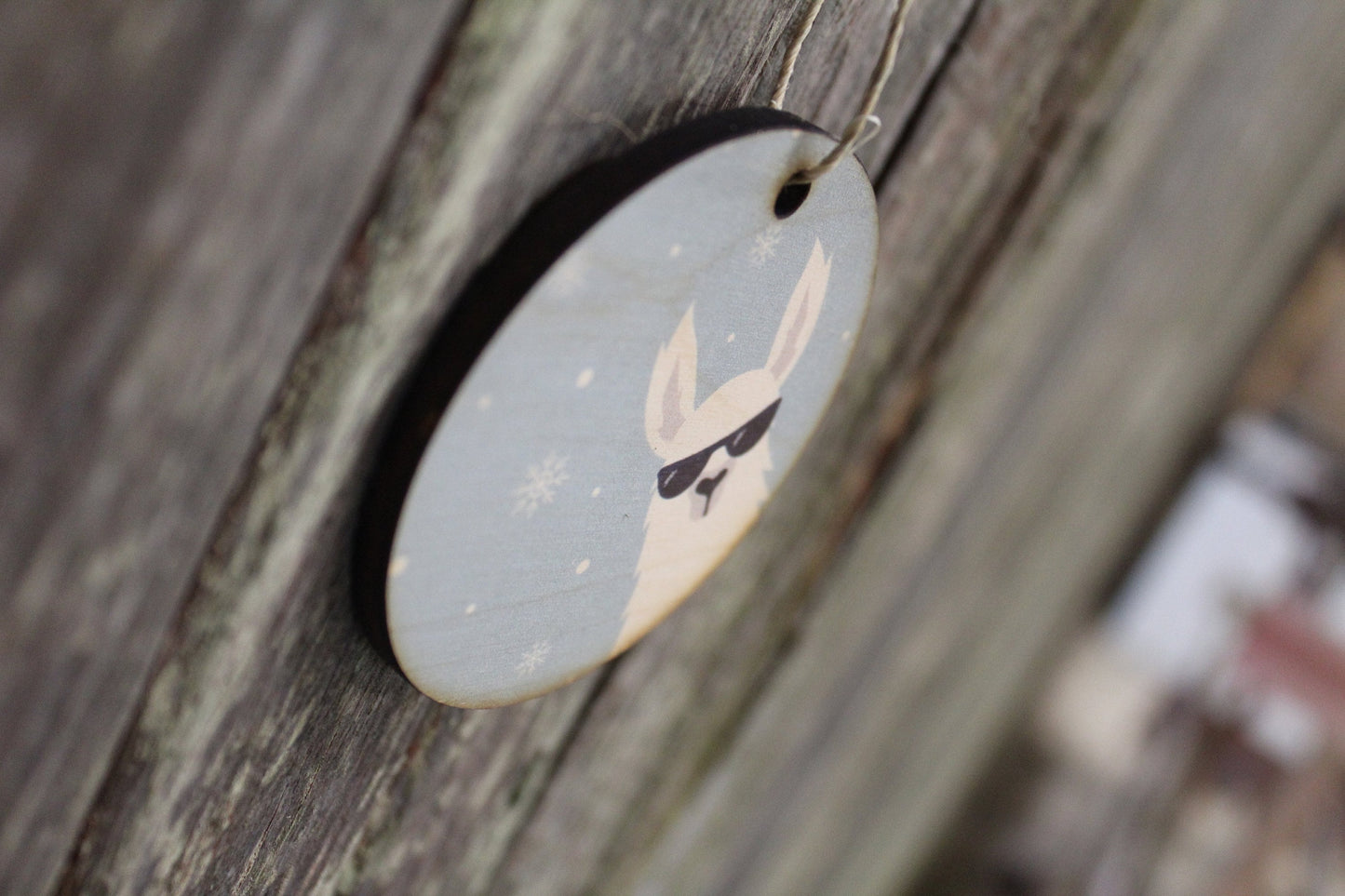 Cool Llama Alpaca White Furry Sunglasses Ornament Friendly Winter Christmas Décor Wood Circle Hanger Sign Keychain Gift Cute Unique