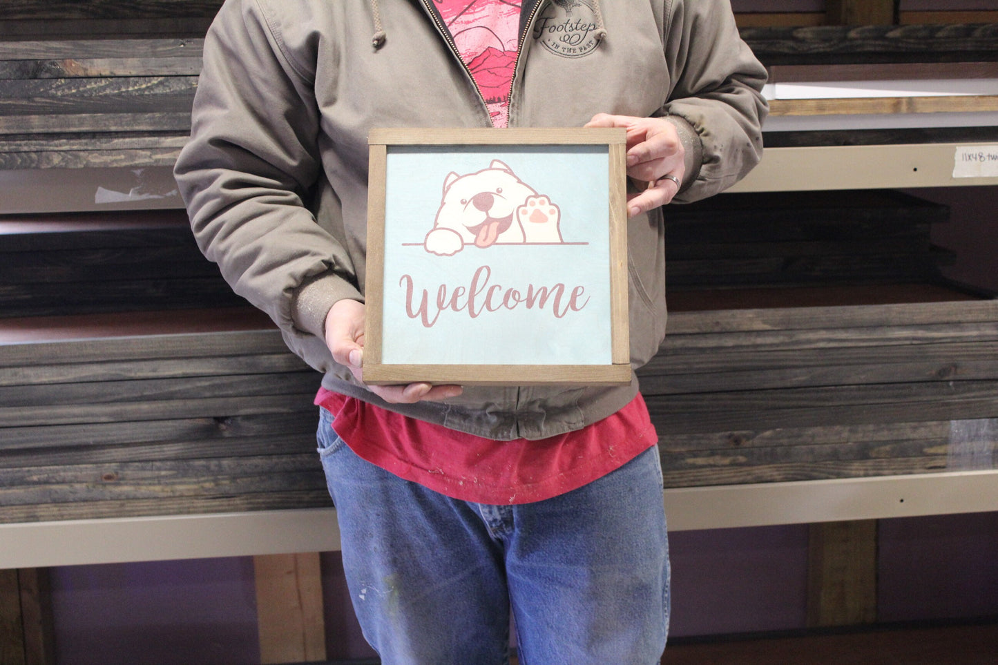 American Eskimo Welcome Wood Sign Fluffy Waving Dog Samoyed Puppy Print Wall Art Decoration Wall Hanging Farmhouse Rustic Framed
