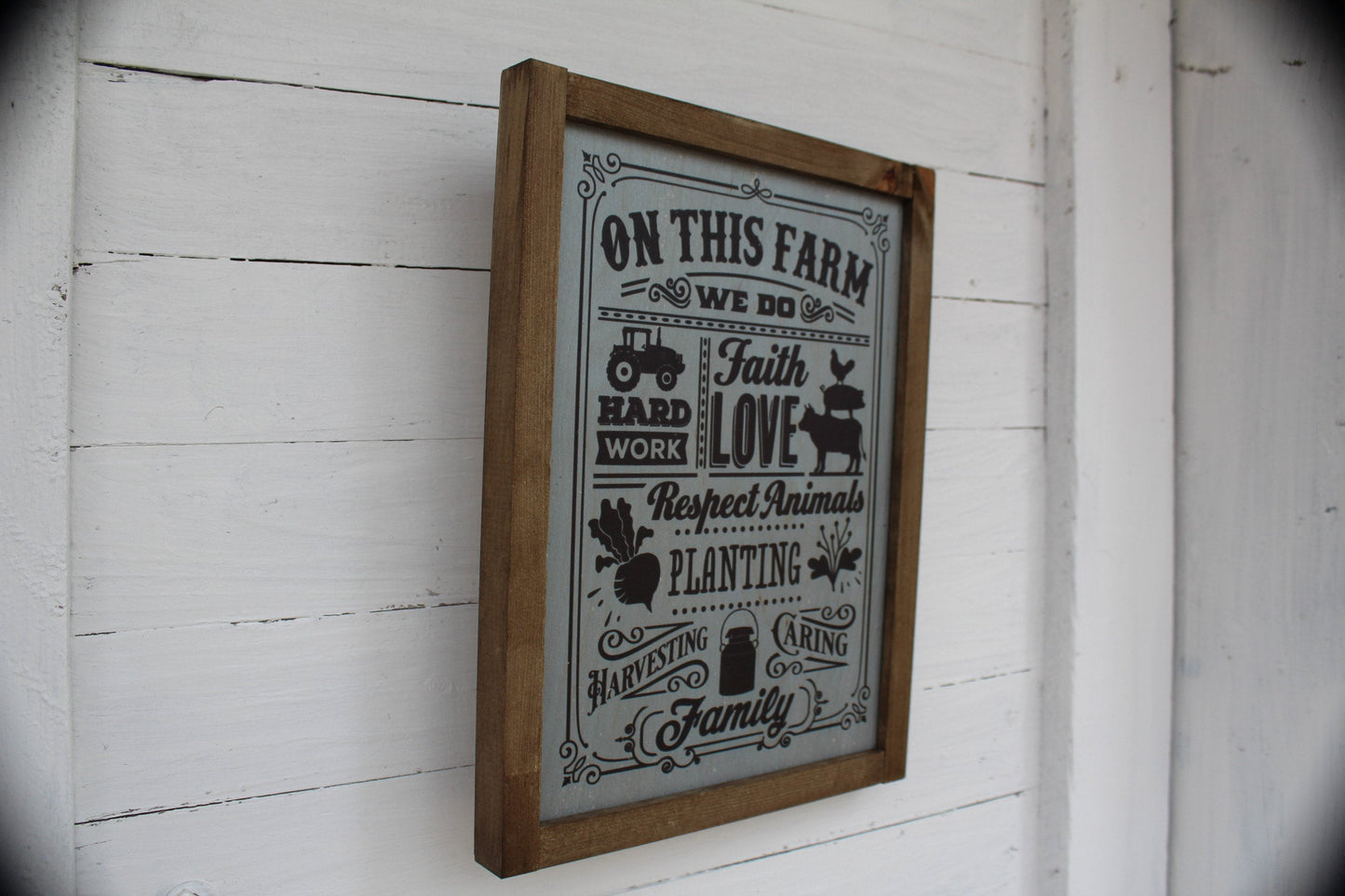 Farm Life Wood Sign On The Farm Love Work Tractor Faith Family Caring List of Quotes Farmhouse Rustic Barn Wood Decoration Pig Rooster Cow
