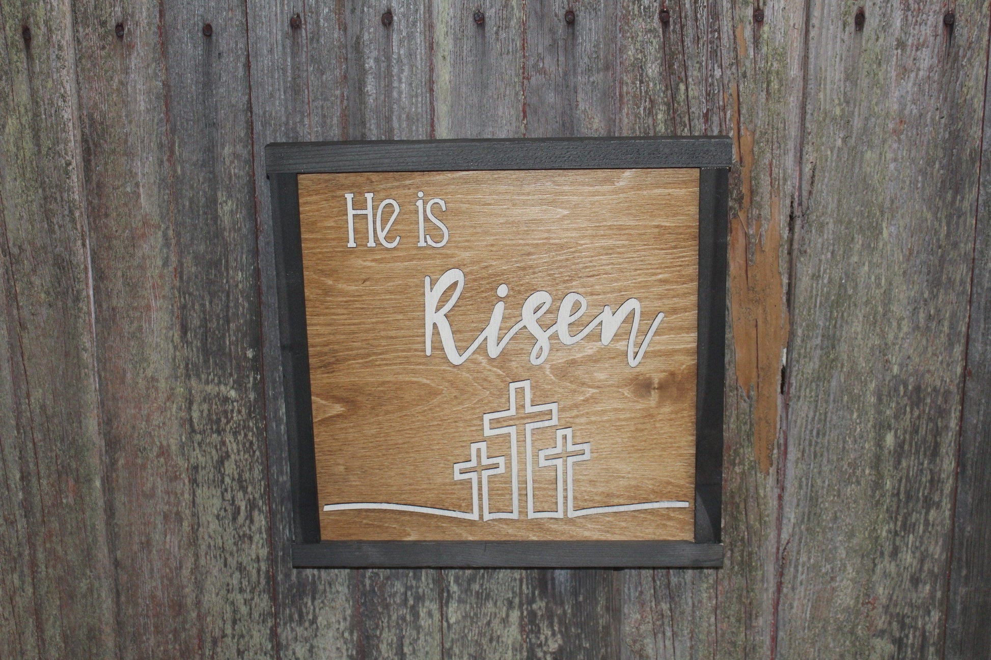 He Is Risen Easter Celebration Wood Sign 3D Raised Text 3 Crosses Rustic Jesus Lives Primitive Decor Wall Hanging Spring Resurrection Day