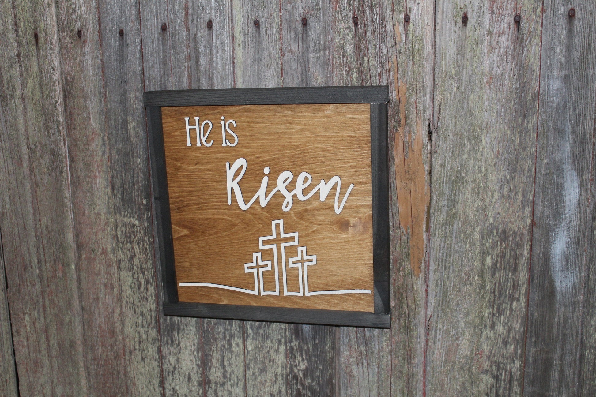 He Is Risen Easter Celebration Wood Sign 3D Raised Text 3 Crosses Rustic Jesus Lives Primitive Decor Wall Hanging Spring Resurrection Day