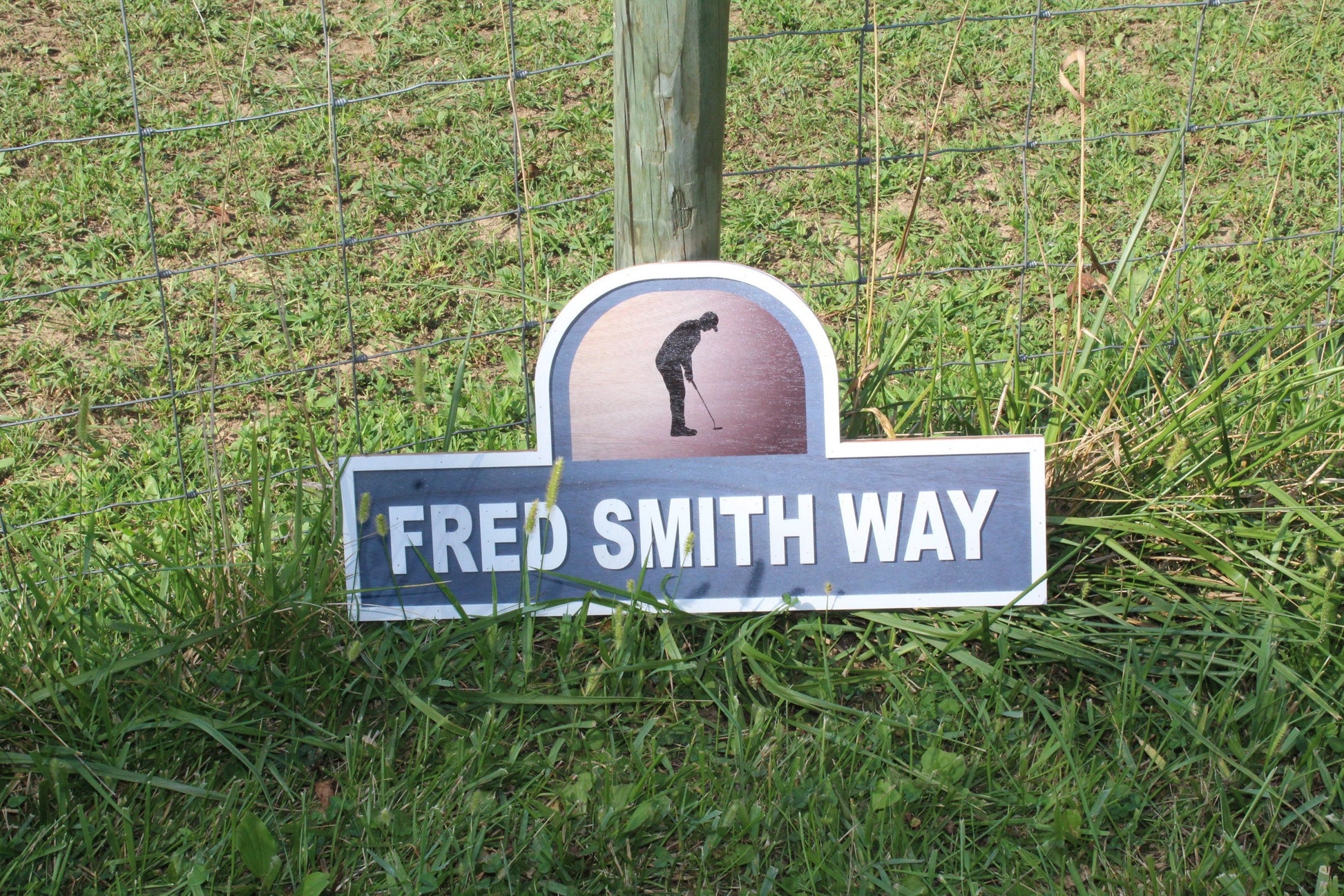 Logo Image Large Round Custom Wood Sign Can Be Hanging Indoor Outdoor Printed Image Raised 3D off the board Golf Name of Business Direction