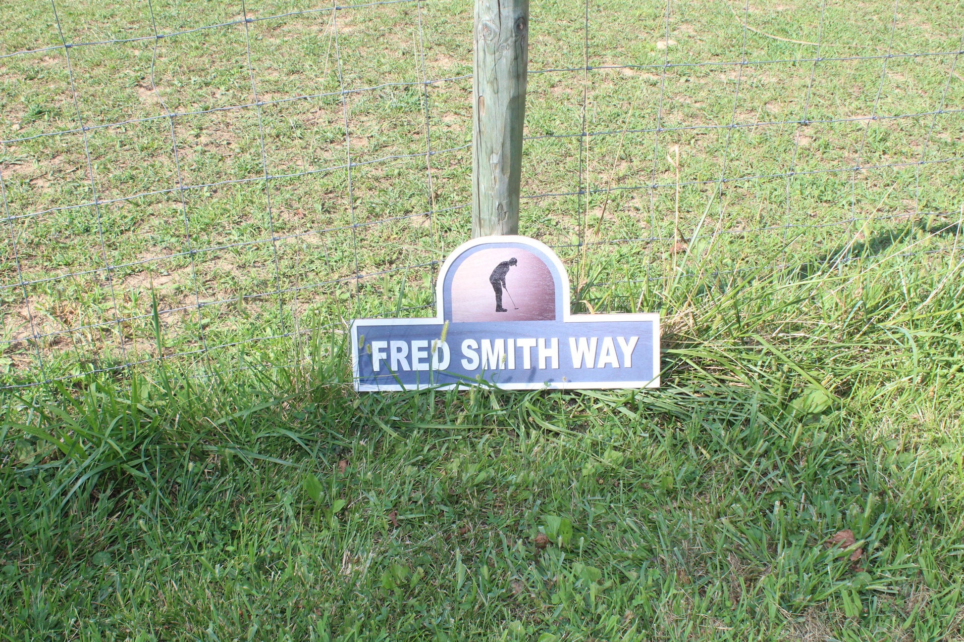 Logo Image Large Round Custom Wood Sign Can Be Hanging Indoor Outdoor Printed Image Raised 3D off the board Golf Name of Business Direction