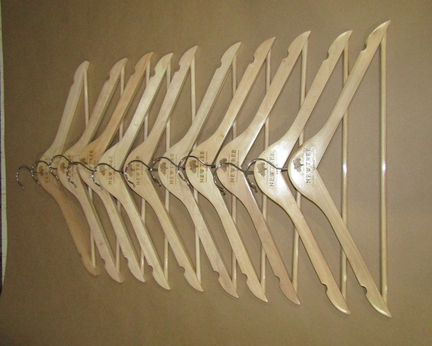 Custom Clothes Hanger Engraved Hard Wood Use Your Logo Customization Business Logo Personalized Emblem Store Fashion Commerical Tree Ranch