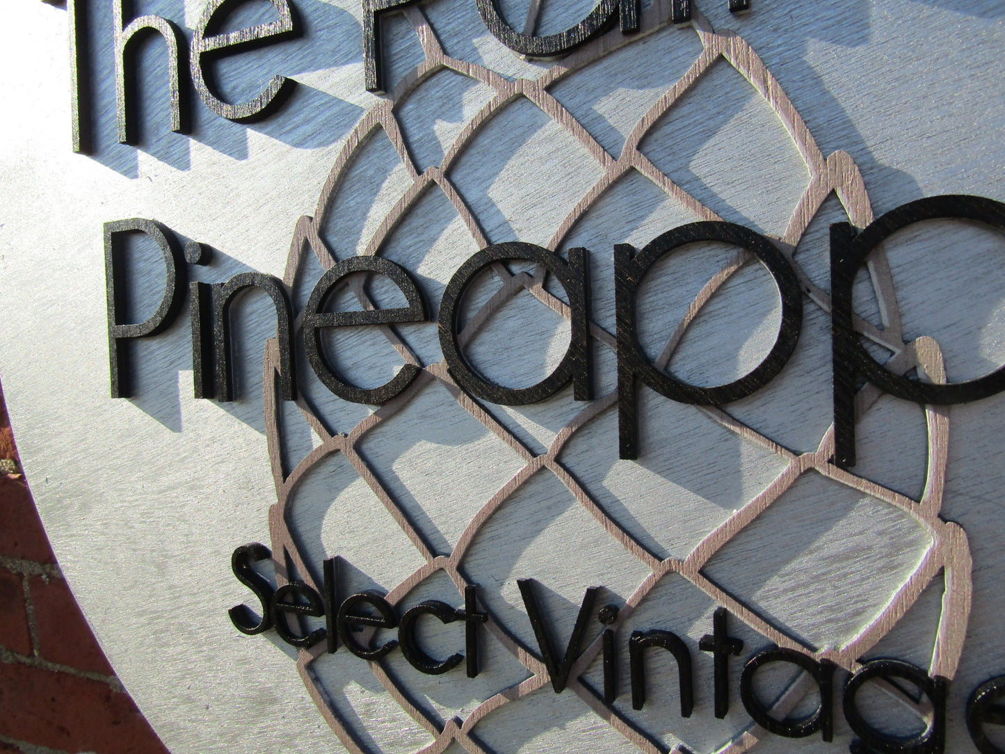 Custom Handmade Signage Commerical Business Sign The Painted Pineapple Vintage Store Front Raised 3D Image Round Circle Wood Layered Logo