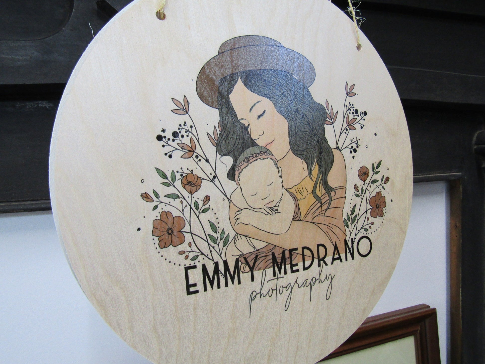 Custom Wooden Sign Photography Printed Logo Image Commerical Signage Business Round Lightweight Door Hanger Photographer Floral Company Name