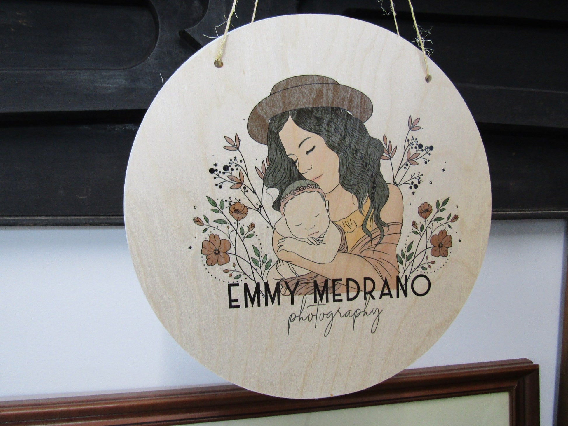 Custom Wooden Sign Photography Printed Logo Image Commerical Signage Business Round Lightweight Door Hanger Photographer Floral Company Name