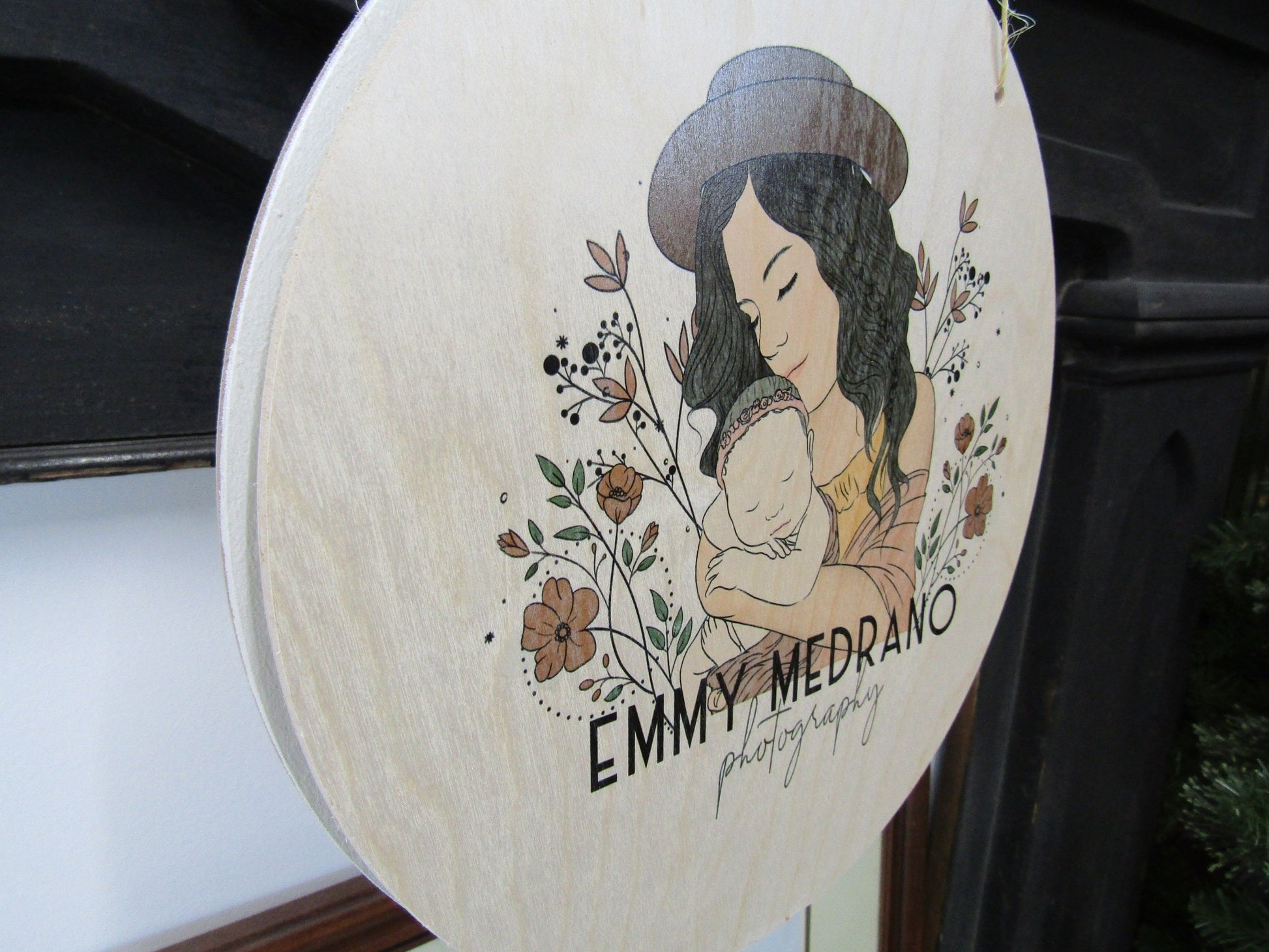 Custom Wooden Sign Photography Printed Logo Image Commerical Signage Business Round Lightweight Door Hanger Photographer Floral Company Name