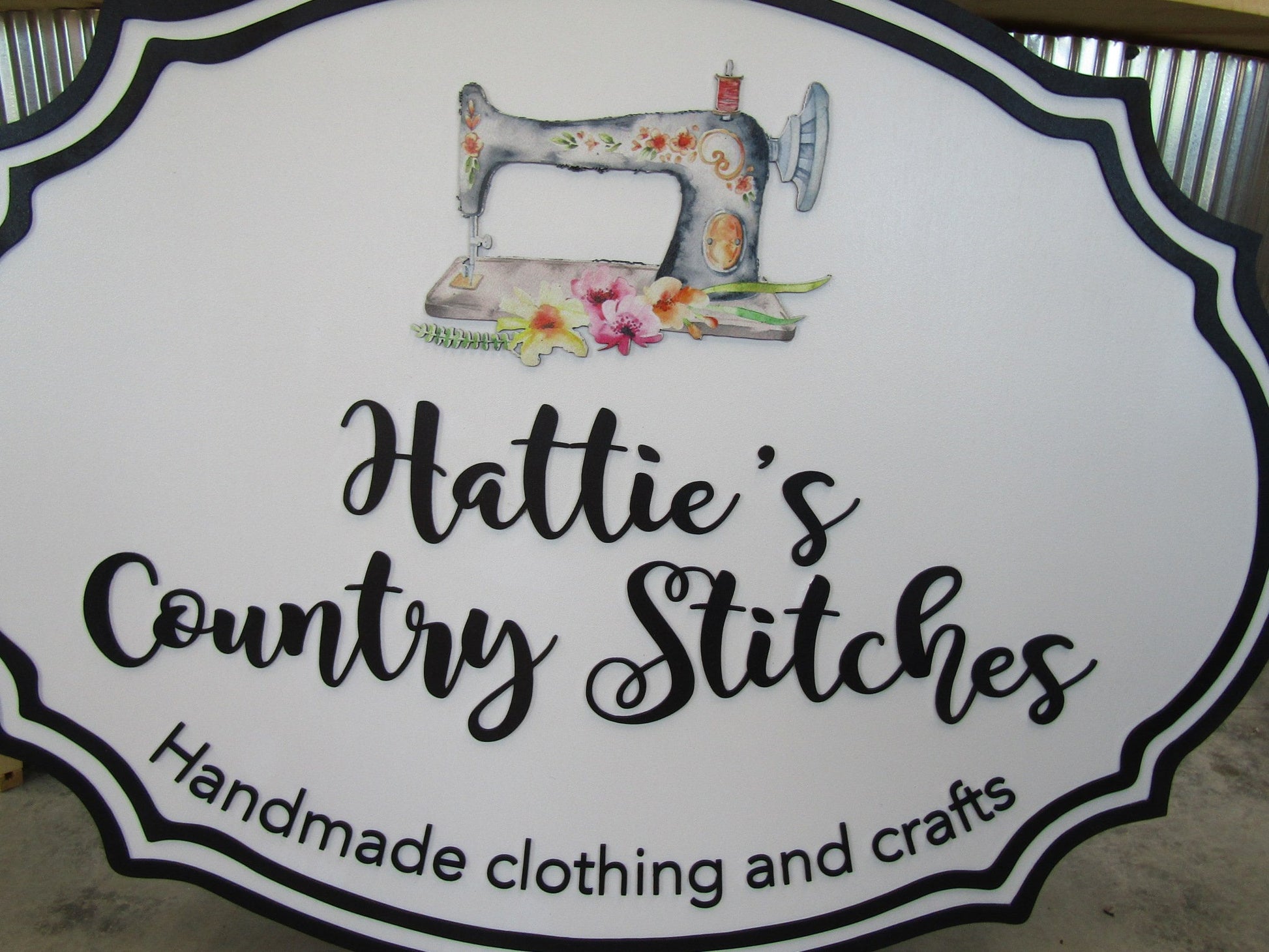 Custom Wood Sign Seamstress Sewing Machine Handmade Decor Clothing Store Sign Color Raised Logo 3D Personalized Commerical Signage Oval