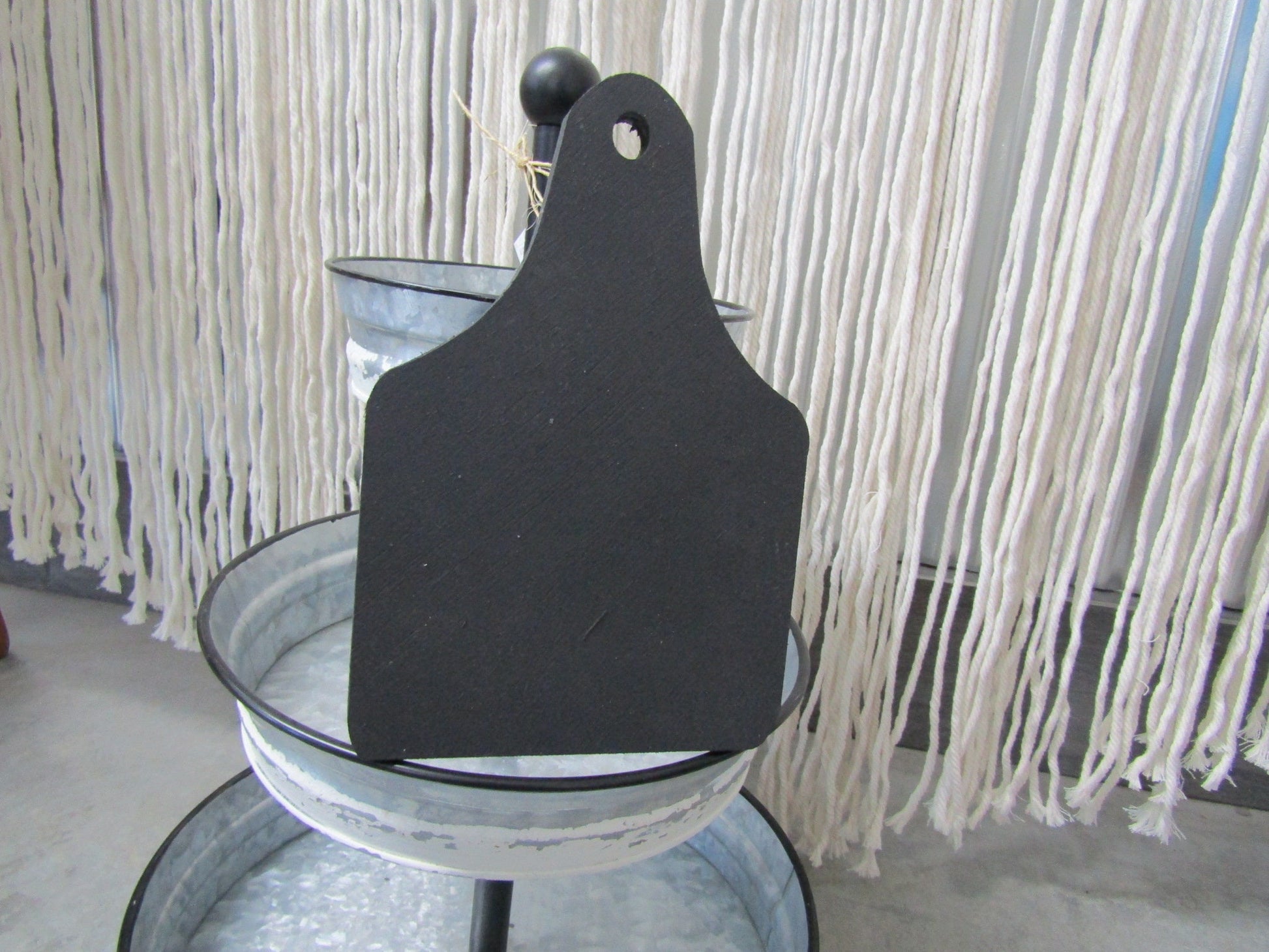 Farm Animal Wooden Ear Tag Teir Tray Decor Farmhouse Decor Blank Painted Black Board Small Rustic Country Style Decoration Livestock Kitchen
