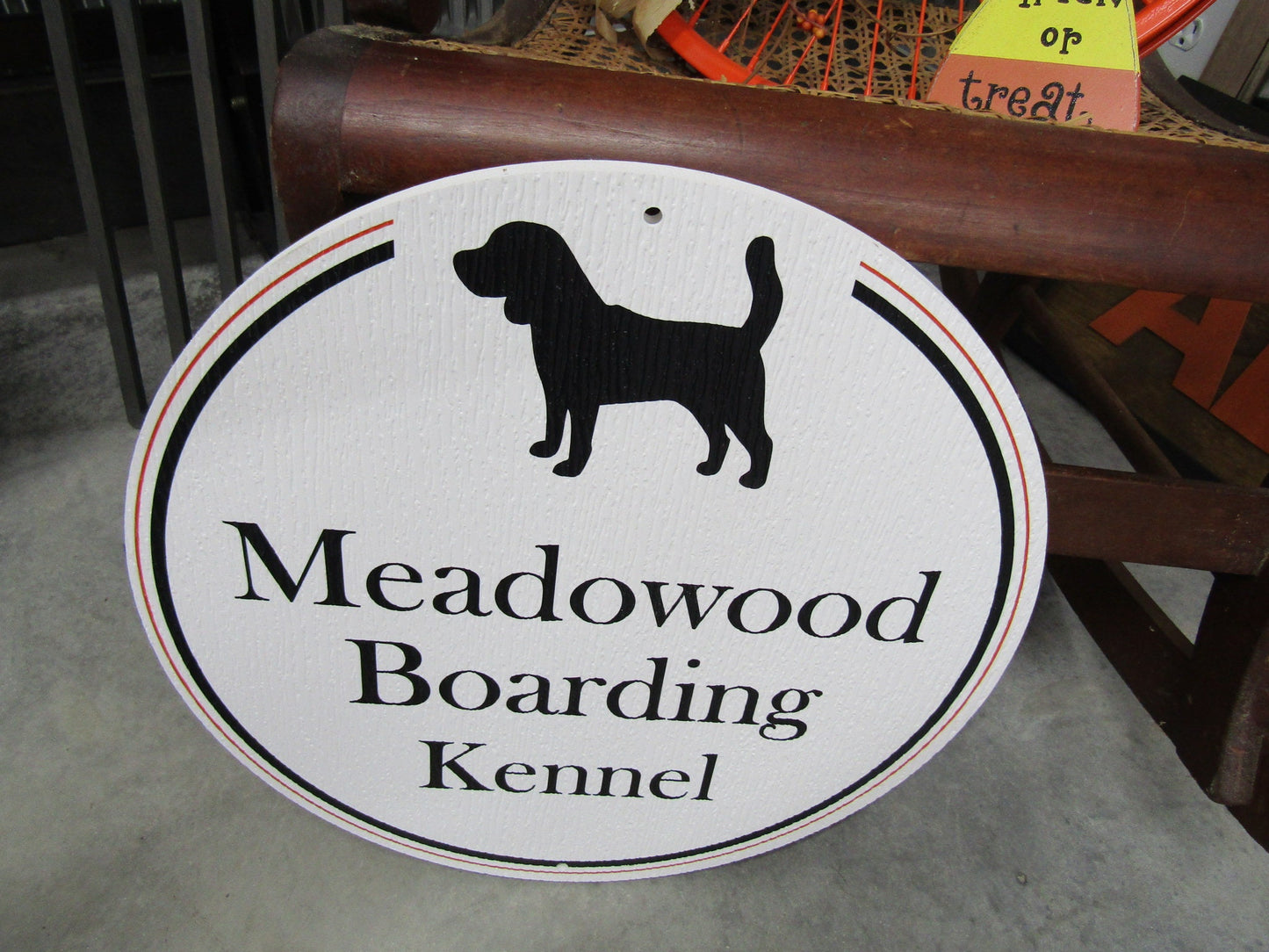 Custom Weatherproof PVC Boarding Kennel Pet Dog Round Logo Ready To Install Uvprinted Ink Commerical Signage Fade Mold Resistant All Weather