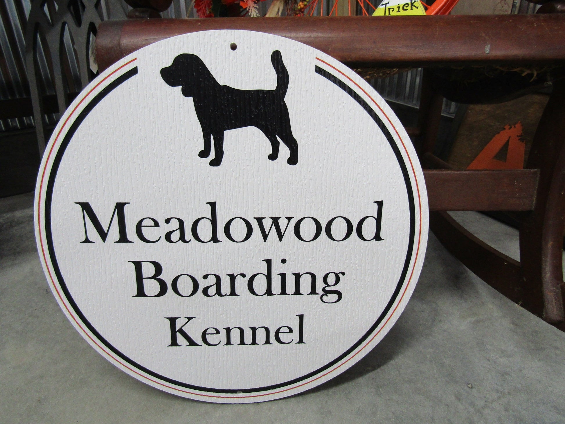 Custom Weatherproof PVC Boarding Kennel Pet Dog Round Logo Ready To Install Uvprinted Ink Commerical Signage Fade Mold Resistant All Weather
