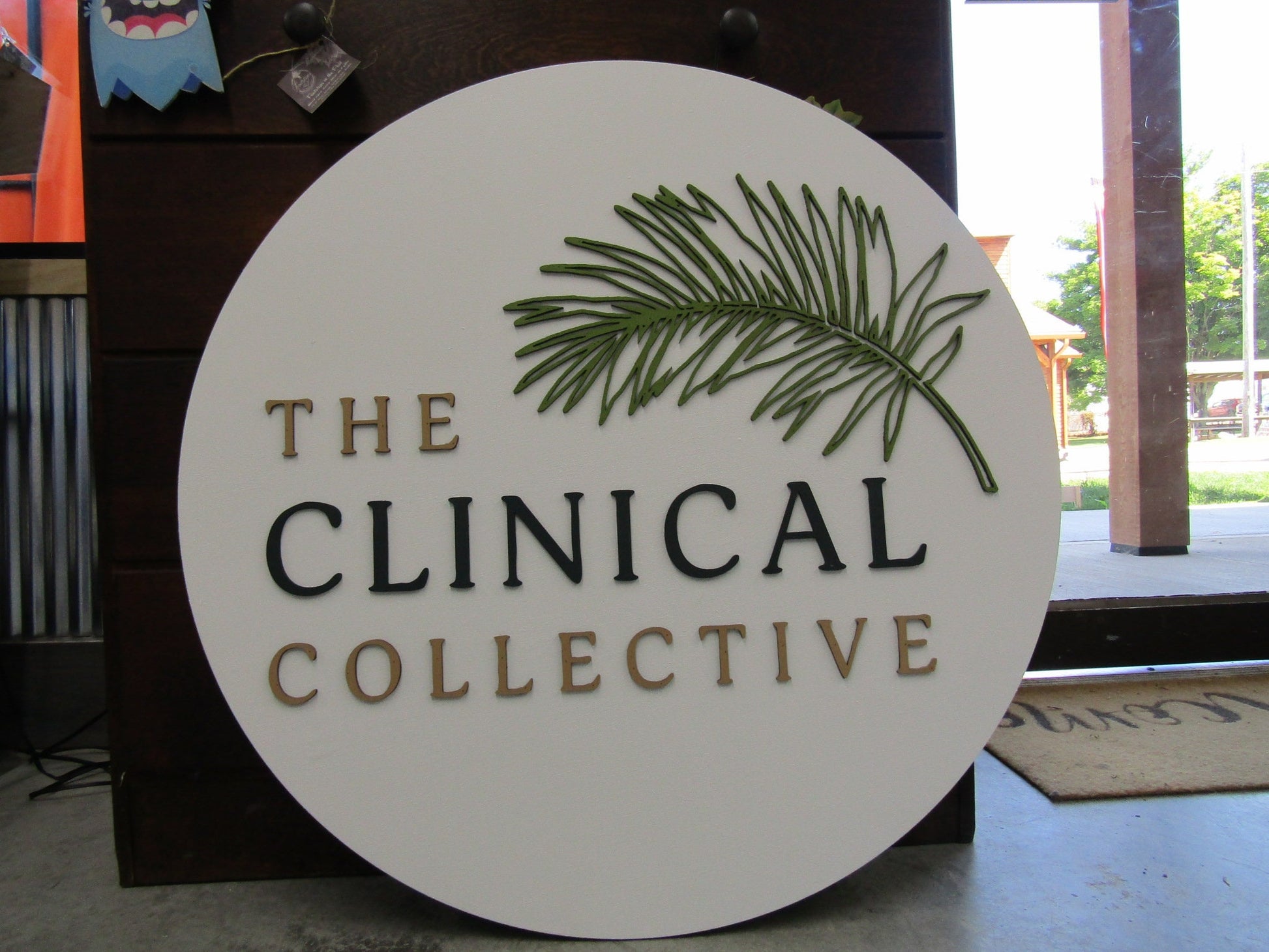 Personalized Commerical Custom Signage Clinic Palm Leaf Feather Care Center Round 3D Raised Wooden Sign Handmade Business Entrance Desk