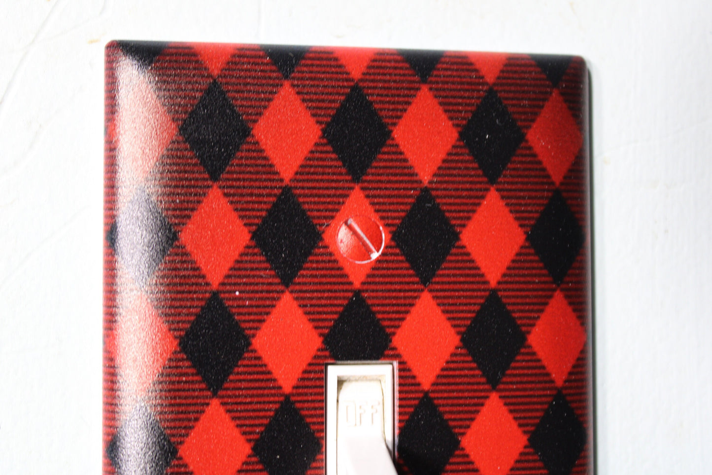 red plaid pattern design diamond shape buffalo light switch cover plate farmhouse decor rustic