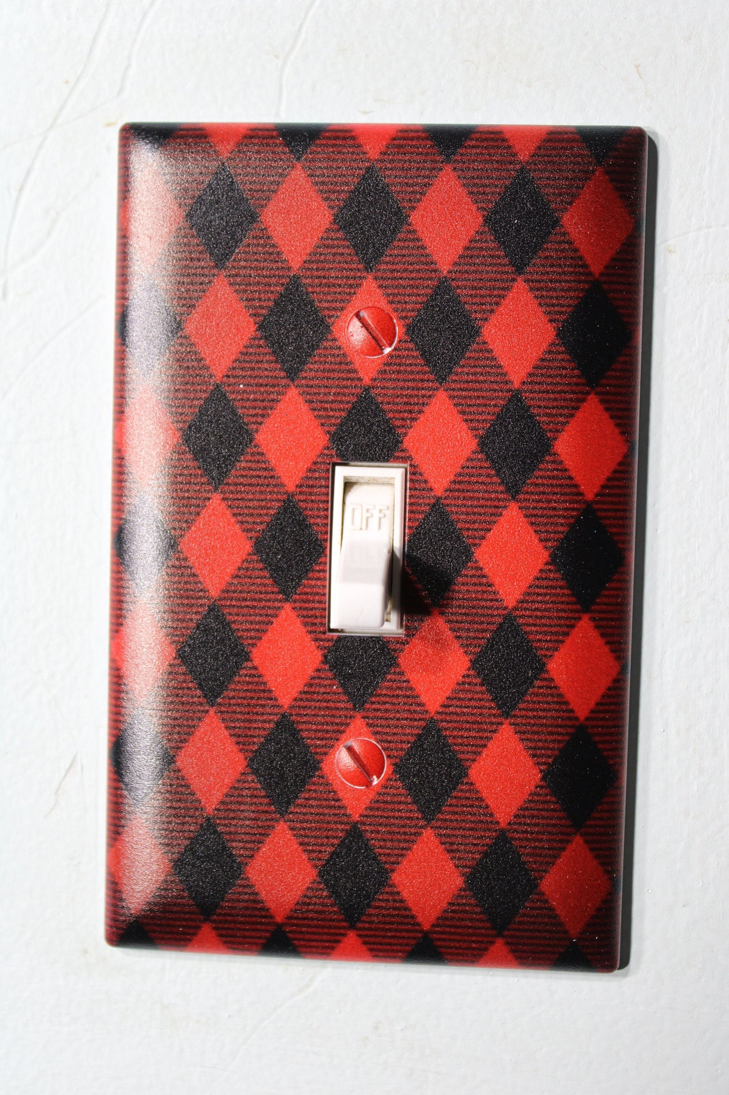 red plaid pattern design diamond shape buffalo light switch cover plate farmhouse decor rustic