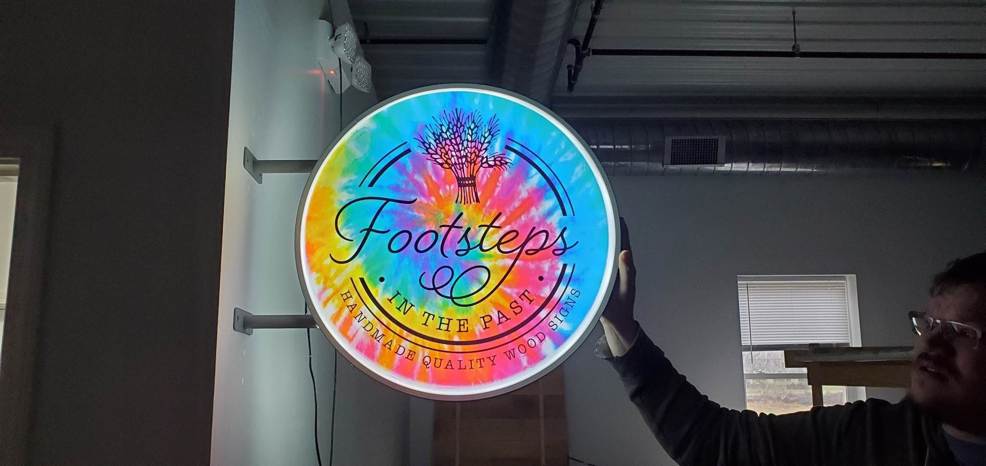 Custom Light lit led store front entrance Outdoor Round Blade Sign Wall or Ceiling Mounted Circle for your business display your logo