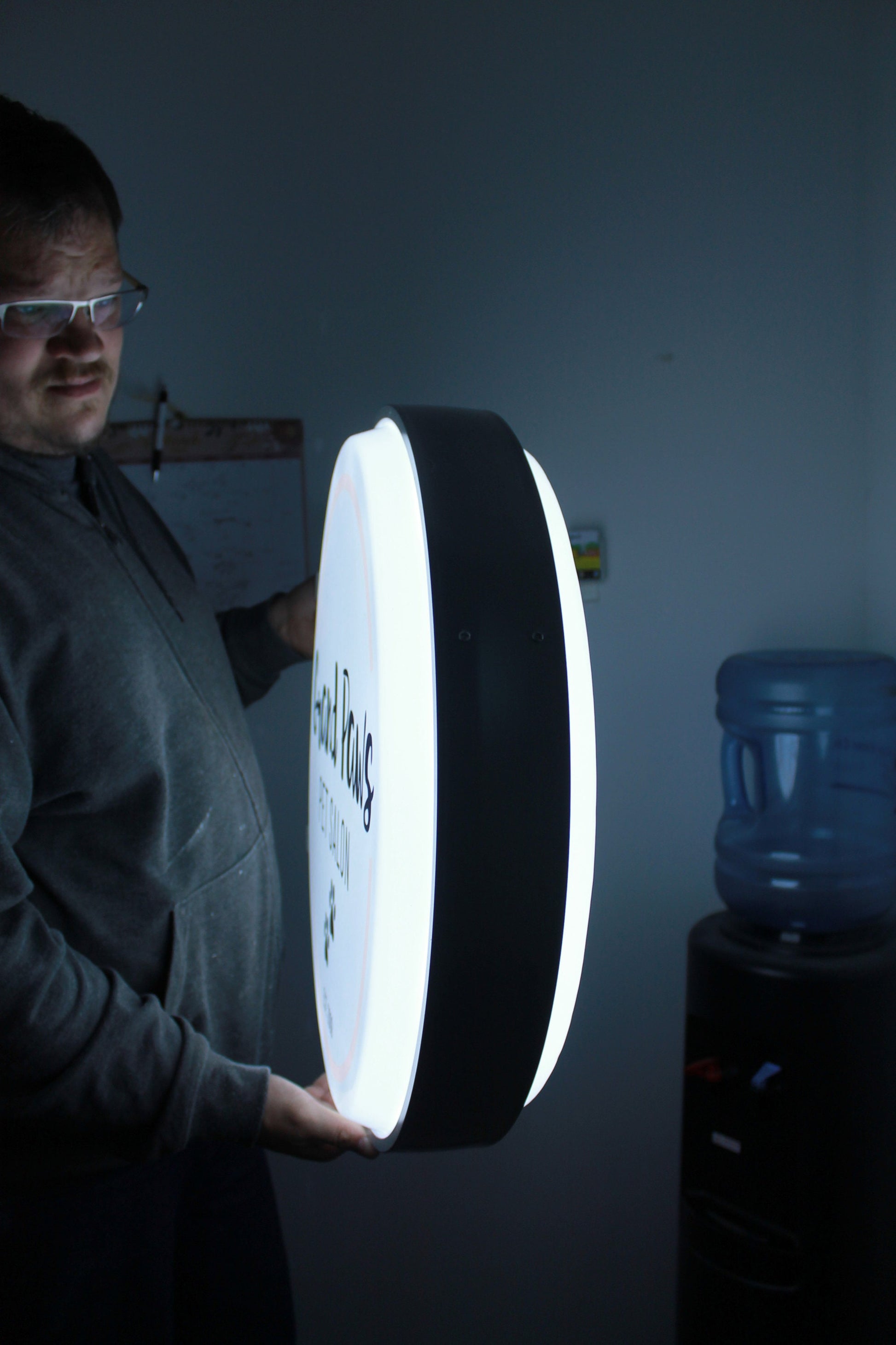 Custom Outdoor Pet Salon Paws Round Led Light Blade Sign Wall or Ceiling Mounted Circle Light Sign Store Front Commerical Signage Logo