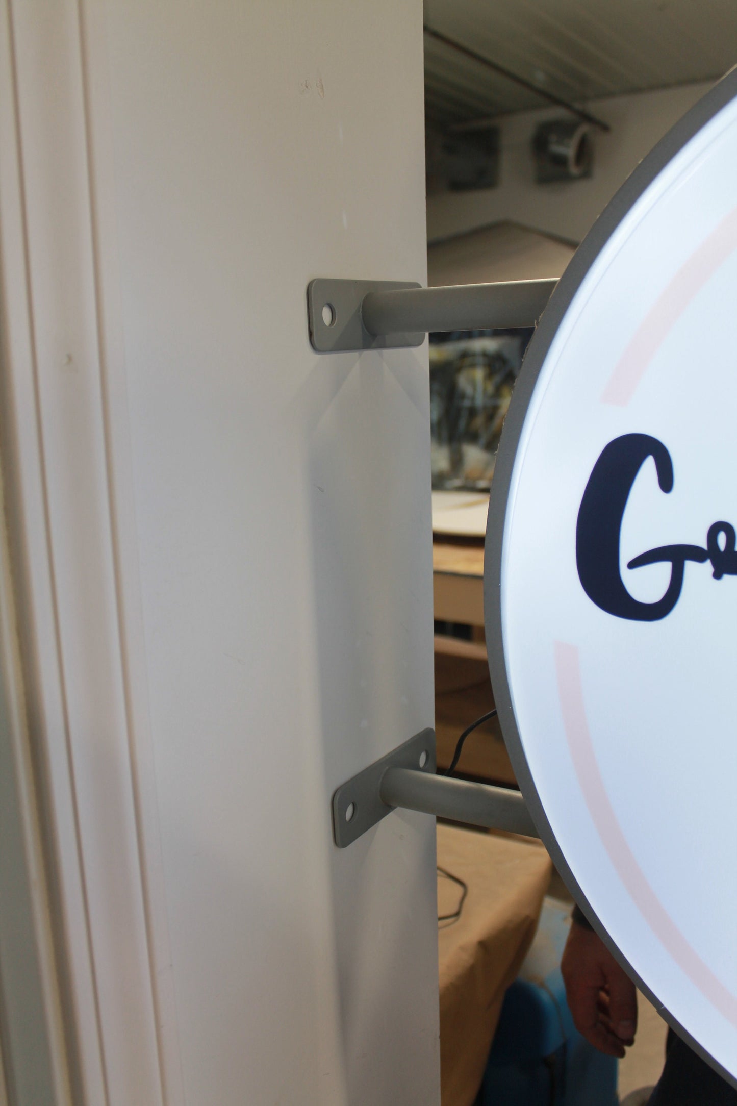 Custom Outdoor Pet Salon Paws Round Led Light Blade Sign Wall or Ceiling Mounted Circle Light Sign Store Front Commerical Signage Logo