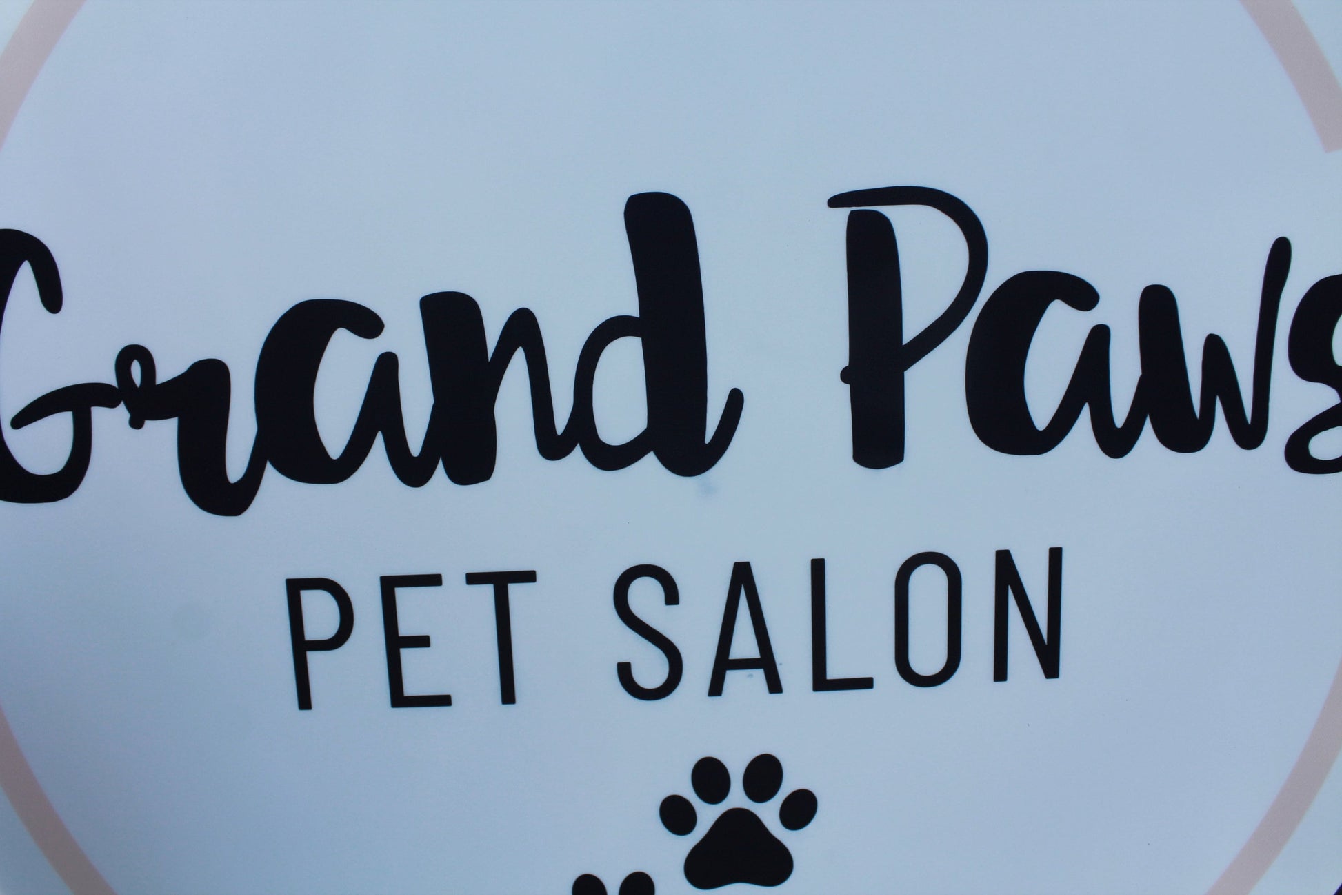 Custom Outdoor Pet Salon Paws Round Led Light Blade Sign Wall or Ceiling Mounted Circle Light Sign Store Front Commerical Signage Logo