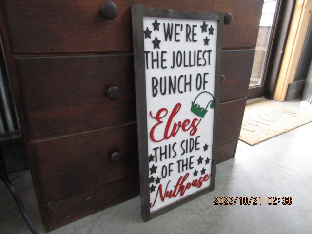 Jolly Elves Nuthouse Jolliest Bunch Raised Text Sign Merry Christmas Wood Decoration Winter 3D Red Green Framed Seasonal Primitive