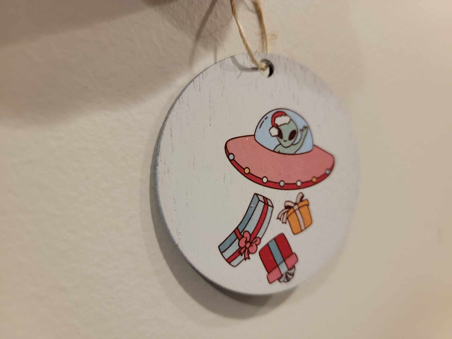 Spaceship Gift drop Extraterrestrial Alien Cryptic Ornament Collector Mythical Printed Keychain Giftable Gift for Him Gift for her Wooden