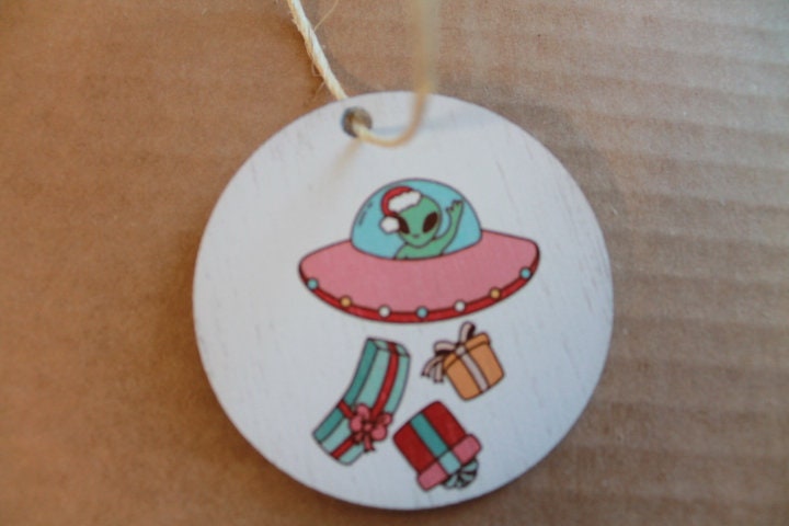 Spaceship Gift drop Extraterrestrial Alien Cryptic Ornament Collector Mythical Printed Keychain Giftable Gift for Him Gift for her Wooden