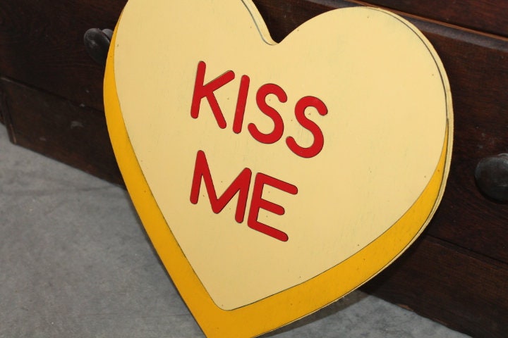 Wooden Kiss Me Yellow Candy Conversation Heart Cutout Valentines Day Gift Photography Prop Handmade Homedecor Raised 3D Sign Wall Art