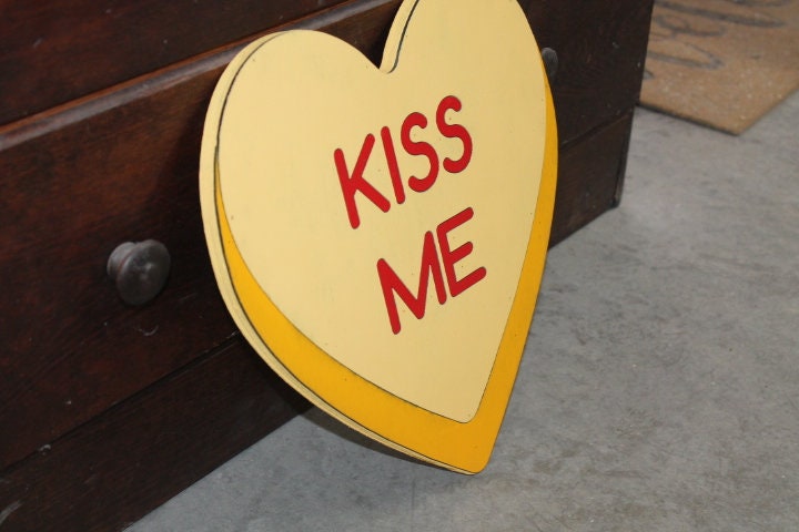 Wooden Kiss Me Yellow Candy Conversation Heart Cutout Valentines Day Gift Photography Prop Handmade Homedecor Raised 3D Sign Wall Art
