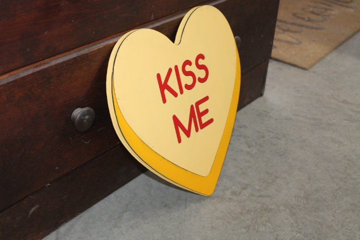 Wooden Kiss Me Yellow Candy Conversation Heart Cutout Valentines Day Gift Photography Prop Handmade Homedecor Raised 3D Sign Wall Art