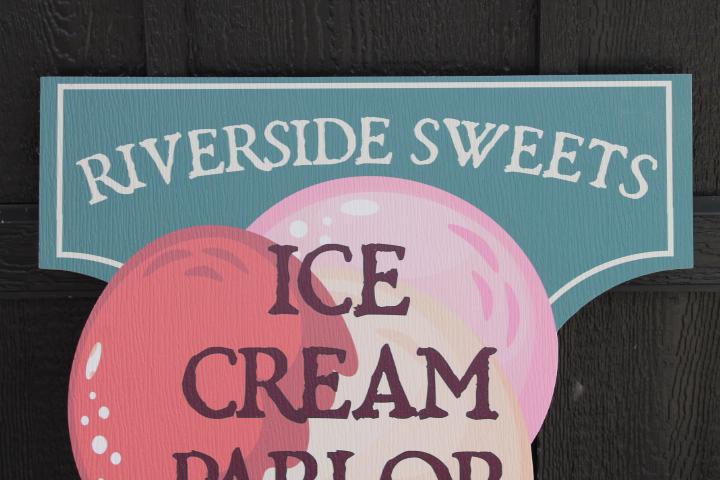 Custom Ice Cream Parlor Snack Sign Contour Vintage Outdoor Textured PVC All Weather Durable Print Color Sweets Cone Commerical Business