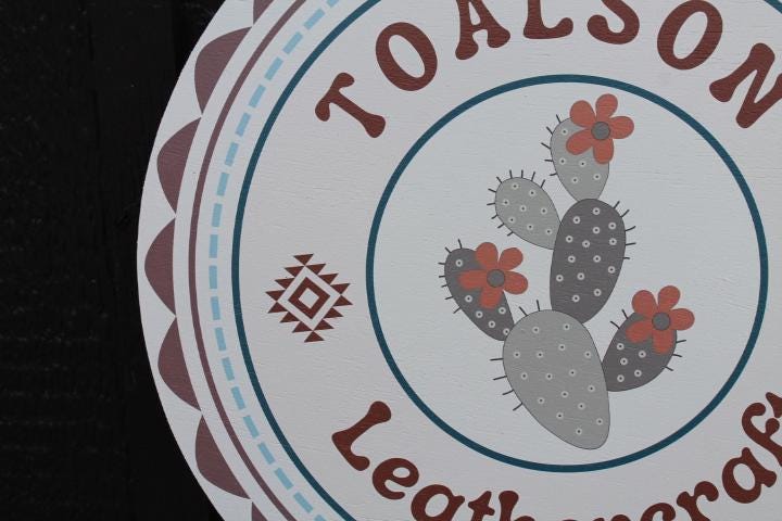 Personalized Leathercraft Cactus Aztec Desert Smooth Waterproof Sign PVC Plastic Round Circle Logo Custom Business Signage Commerical