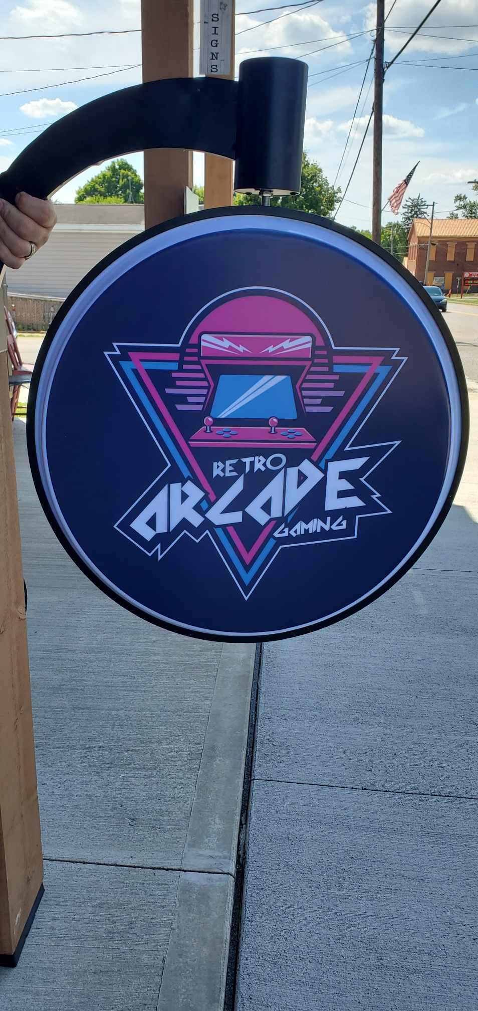 Custom Light lit led store front entrance Outdoor Round Blade Sign Wall Rotating Mounted Circle for your business display your logo