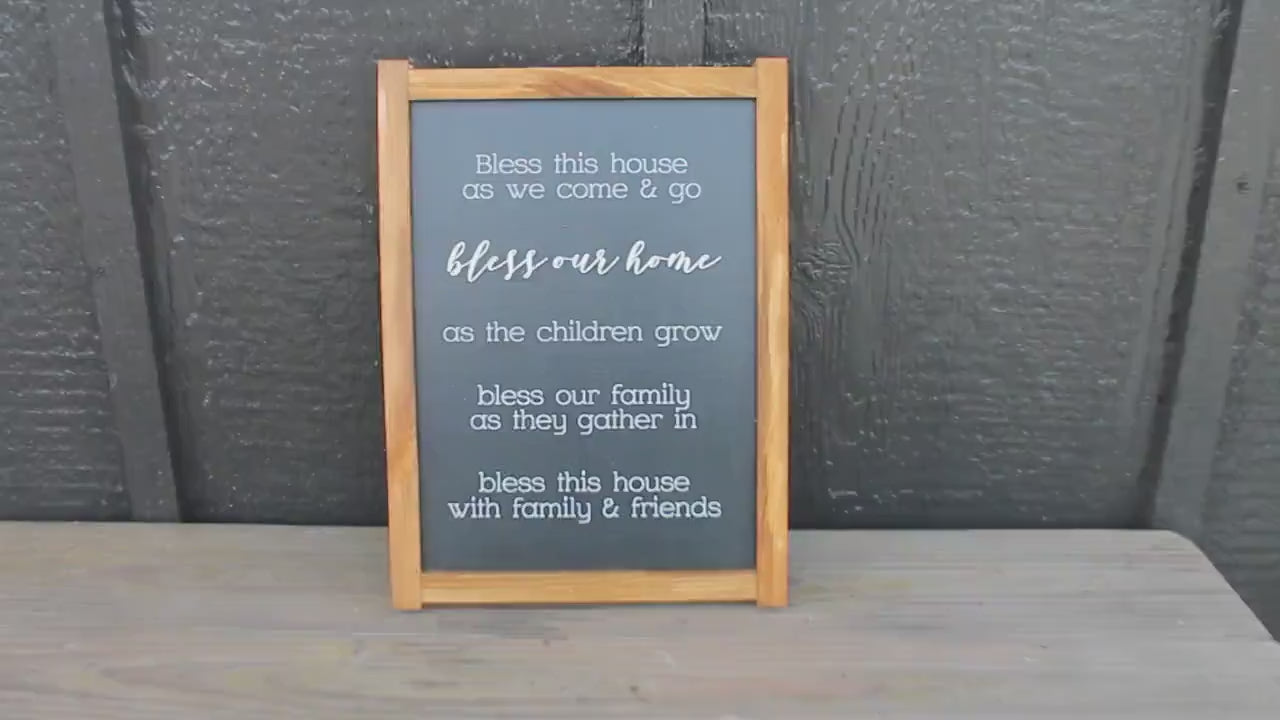 Vintage Country Blessing Sign – Rustic Farmhouse Family Prayer Wall Decor, Weathered Wood Home Blessing Plaque for Cozy Country Spaces
