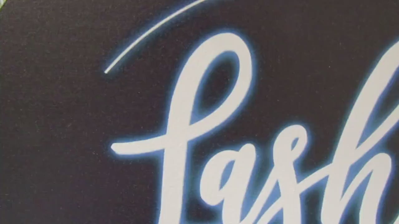 Small Business Custom Printed Wood Sign Eyelash Salon Eye Makeup Beautician Lashes Dreams Blue Neon Color Your Logo Personalized Door Hanger