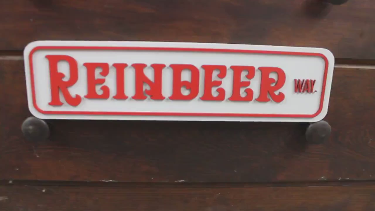 Vintage Country Christmas Sign Rustic Reindeer Way Street Plaque Farmhouse Holiday Wall Decor Old‑Style North Pole Sign for Cozy Winter Home